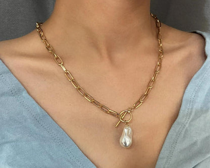 Women's Baroque Pearl Coin Pendant